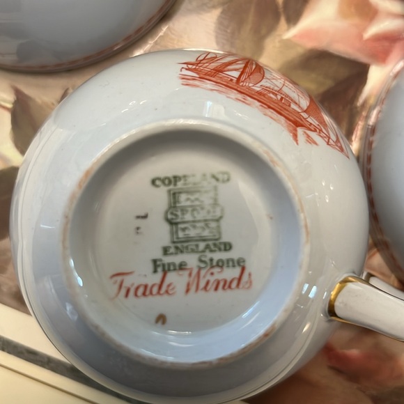 Spode Trade Winds Cup Saucer sets Red Gold England Fine Stone - Picture 8 of 9